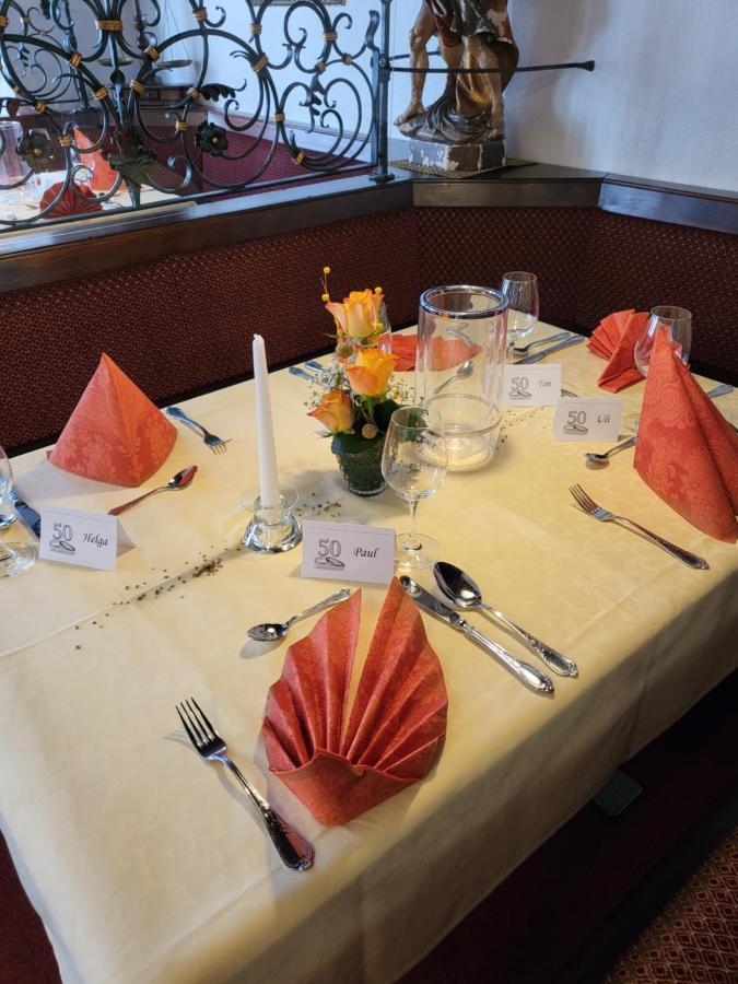 Hotel Weinhaus Am Stiftstor トライス・カーデン エクステリア 写真