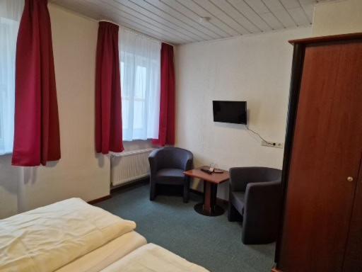 Hotel Weinhaus Am Stiftstor トライス・カーデン エクステリア 写真