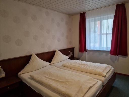 Hotel Weinhaus Am Stiftstor トライス・カーデン エクステリア 写真